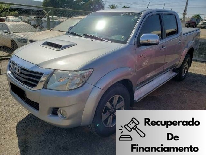 TOYOTA HILUX CD STD 3.0 D-4D TURBO DIESEL