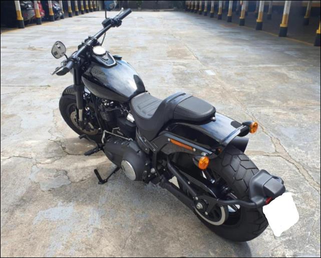 HARLEY-DAVIDSON SOFTAIL FAT BOB 114